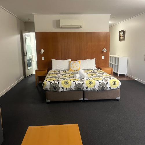 Couran Cove Studio Apartment FF2 Bedroom Image